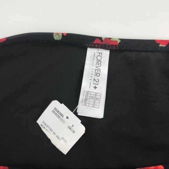 Forever 21 Plus Bathing Suit Bottoms NWT sz 3X - Picture 4 of 6